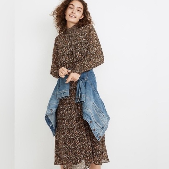 Madewell Dresses & Skirts - Madewell (Re)sourced Georgette Smocked-Neck Midi Dress in Folktale Paisl…